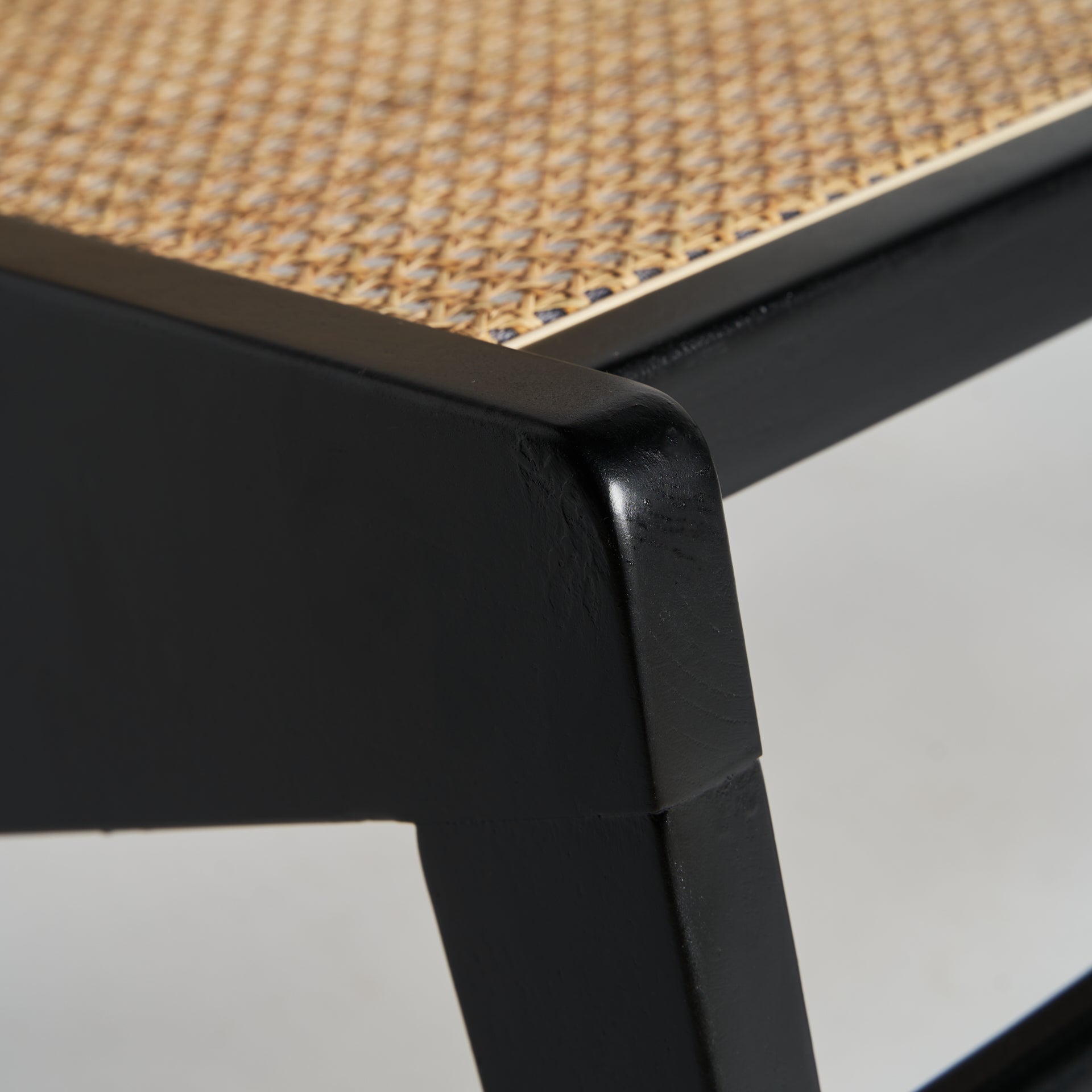 SEON ARMCHAIR